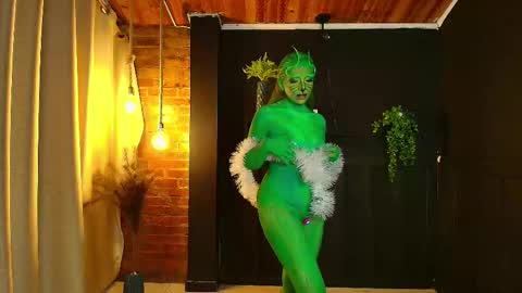 SARA online show from December 2025 06:01:02 PM