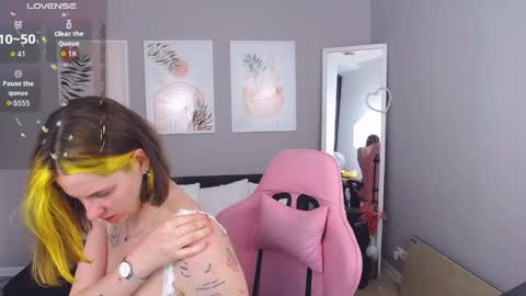 Adel online show from April 2026 12:20:01 PM