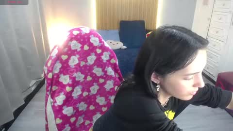 Snapshot of sailor_moon07 chatting on June 2026 06:05:02 AM sailor online show from June 2026 06:05:02 AM