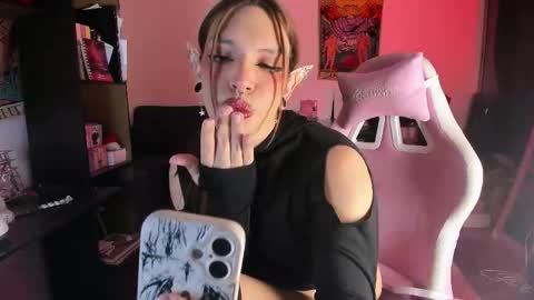 Snapshot of sailorbunnystar chatting on May 2026 03:01:01 AM Rose online show from May 2026 03:01:01 AM
