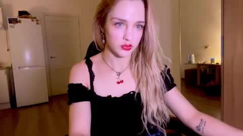 Sofia online show from December 2025 12:42:01 AM