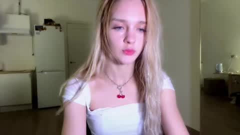 Sofia online show from December 2025 10:07:01 PM