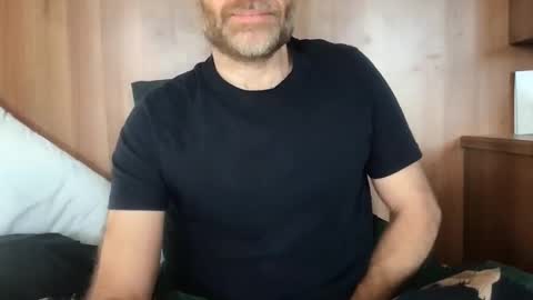 Snapshot of saint009 chatting on January 2025 11:04:02 AM saint009 online show from January 2025 11:04:02 AM