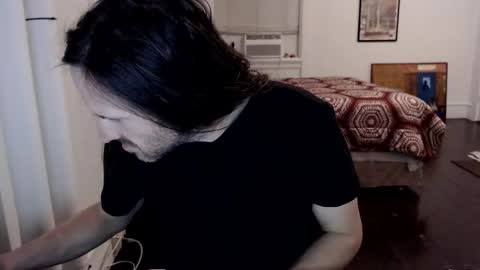 Snapshot of saintreeves chatting on December 2024 11:51:01 PM SaintReeves online show from December 2024 11:51:01 PM