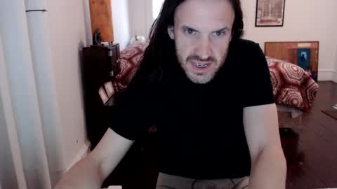 Snapshot of saintreeves chatting on December 2024 03:28:02 PM SaintReeves online show from December 2024 03:28:02 PM