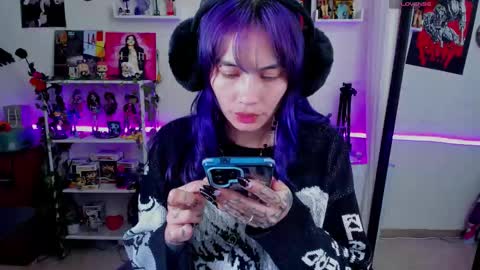    online show from November 2025 05:57:01 PM