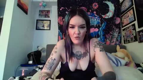 salemsslut online show from December 2024 05:34:01 PM