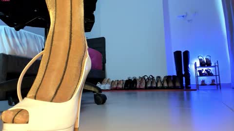 Sali G  online show from October 2025 03:22:02 PM