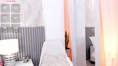 Silvia online show from November 2025 12:38:02 PM