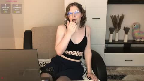 Snapshot of sallysweet_ chatting on July 2026 08:05:02 AM Sally online show from July 2026 08:05:02 AM