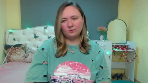 Snapshot of sallyverda chatting on April 2026 01:42:02 AM Sally online show from April 2026 01:42:02 AM