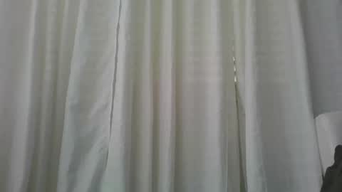 Snapshot of sallywett chatting on December 2025 03:34:01 AM SallyWett online show from December 2025 03:34:01 AM