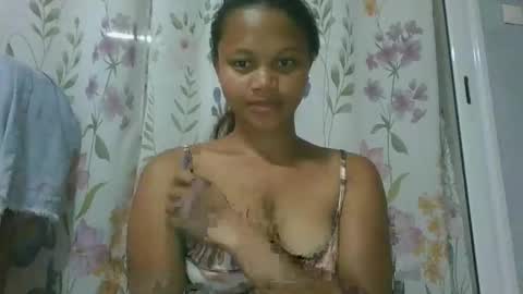 Snapshot of sallywett chatting on February 2026 07:10:02 PM SallyWett online show from February 2026 07:10:02 PM