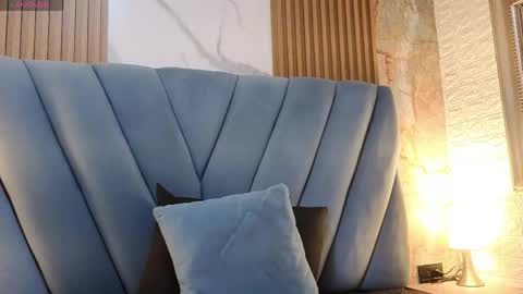 salome_cruxx online show from April 2026 12:01:01 PM