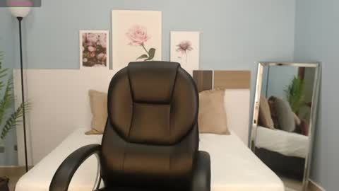 Snapshot of salome_veles chatting on June 2026 06:49:01 PM salome_veles online show from June 2026 06:49:01 PM