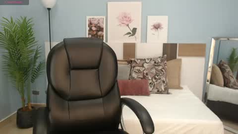Snapshot of salome_veles chatting on June 2026 07:57:02 PM salome_veles online show from June 2026 07:57:02 PM