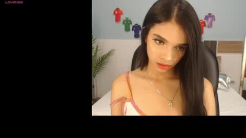 Snapshot of salome_veles chatting on July 2026 06:07:01 PM salome_veles online show from July 2026 06:07:01 PM