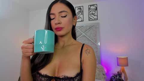 salomedyla online show from December 2024 11:51:01 PM