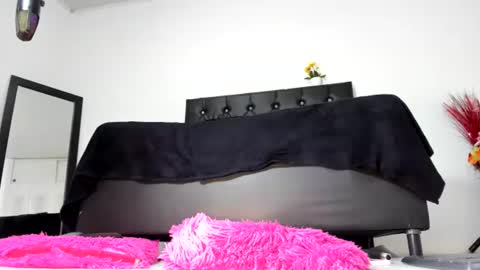 Snapshot of salomeswet chatting on June 2026 05:07:01 AM martina online show from June 2026 05:07:01 AM