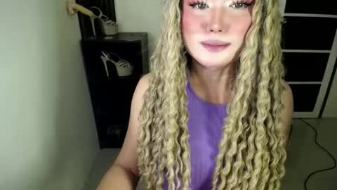 Snapshot of salumisabato69 chatting on October 2025 05:37:01 PM anasthasia online show from October 2025 05:37:01 PM