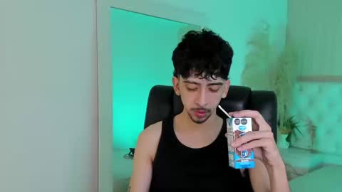 Snapshot of salvatore_monterey chatting on September 2025 08:23:02 PM salvatore online show from September 2025 08:23:02 PM