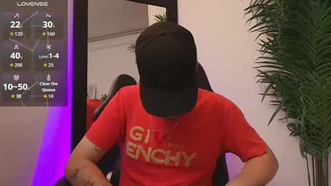 Salvatore  online show from September 2025 11:43:01 PM