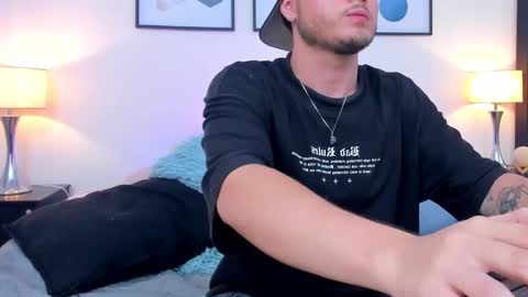 Salvatore  online show from November 2025 04:36:02 AM