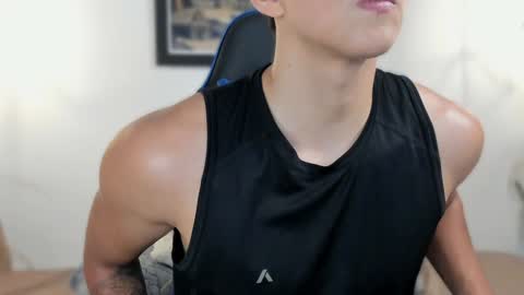 Snapshot of salvatore_romanoo chatting on February 2025 12:53:02 AM Salvatore online show from February 2025 12:53:02 AM