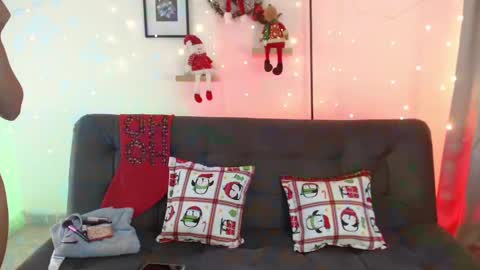 Snapshot of sam_17_cm chatting on December 2024 12:18:02 PM SAM AND BRENDA online show from December 2024 12:18:02 PM