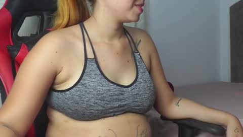 Snapshot of sam_robert17 chatting on February 2026 01:32:01 AM Samantha Roberts online show from February 2026 01:32:01 AM