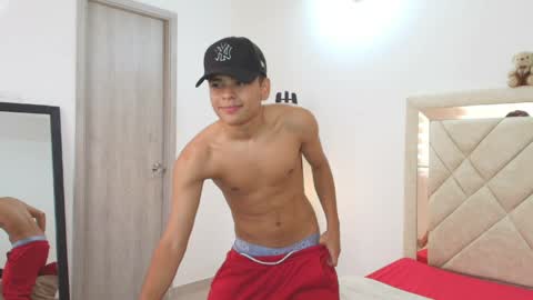 sam_tnt9 online show from May 2026 03:06:01 PM