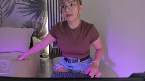 Snapshot of samaantha_white_ chatting on May 2026 11:26:02 AM Samaantha online show from May 2026 11:26:02 AM