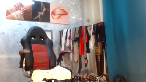Snapshot of samanta_brownn_ chatting on June 2026 10:57:02 AM samanta online show from June 2026 10:57:02 AM