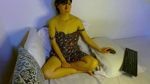 Samanta online show from November 2025 05:02:01 PM