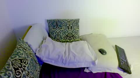 Snapshot of samanta_r_ chatting on July 2026 06:45:02 PM Samanta online show from July 2026 06:45:02 PM