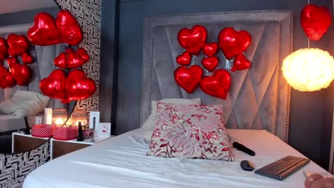 Samanta... online show from January 2025 11:24:01 PM