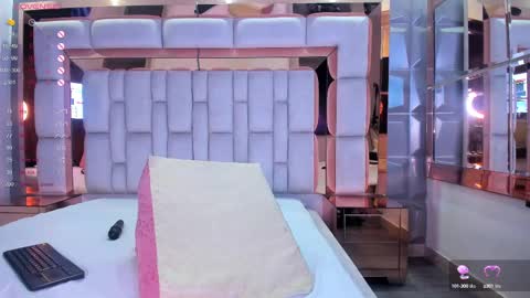 S A M A N T A   online show from February 2025 09:42:01 AM