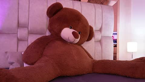 samantavazquez online show from March 2026 12:06:02 PM