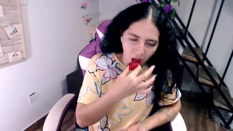 Snapshot of samantha2girl chatting on February 2026 06:36:02 PM samantha online show from February 2026 06:36:02 PM