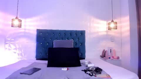 samantha_foxyy online show from July 2026 10:53:01 AM