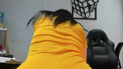 Snapshot of samantha_larusso_ chatting on May 2026 11:32:01 PM Andy online show from May 2026 11:32:01 PM
