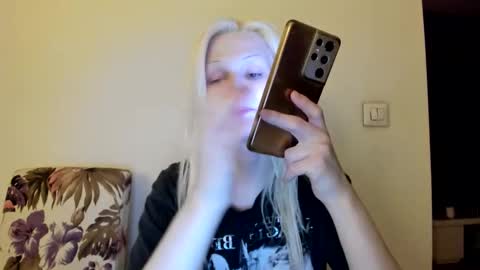 Samantha online show from December 2025 03:18:02 PM