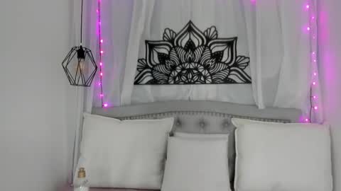 Samara  online show from February 2026 07:35:01 PM