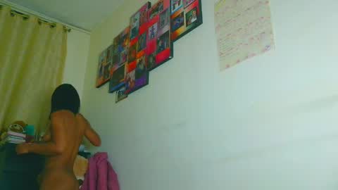 Snapshot of samary_thomas chatting on June 2026 12:06:01 AM samary thomas online show from June 2026 12:06:01 AM