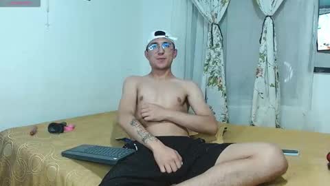 Snapshot of samfox_ chatting on September 2025 06:15:02 AM SAM online show from September 2025 06:15:02 AM