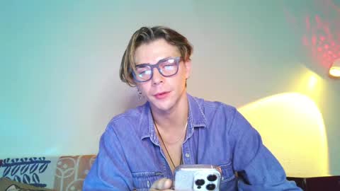 Snapshot of samgorgeous chatting on May 2026 02:45:01 PM Fansly - Top4fans online show from May 2026 02:45:01 PM