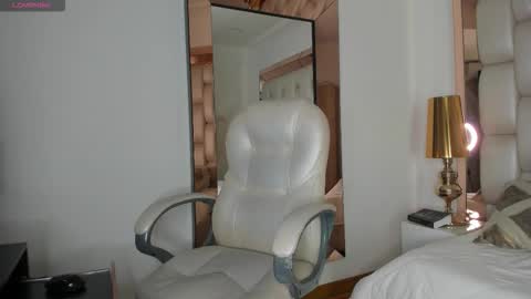 Sammy online show from November 2025 04:05:01 PM