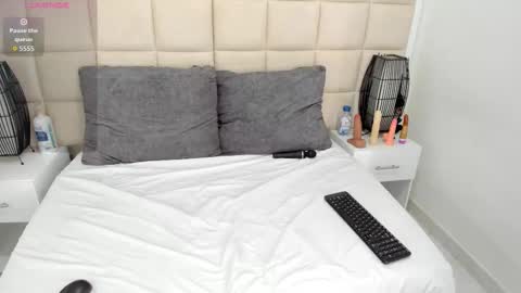 Nice to meet you guys my name is Lina. online show from October 2025 02:01:02 PM