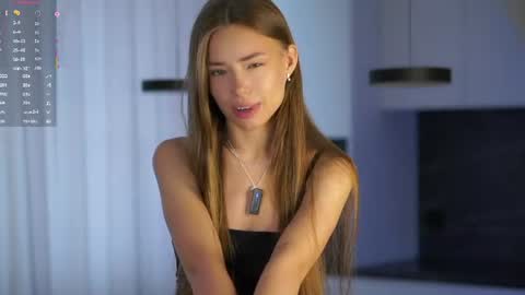 Vivienne online show from June 2026 03:44:01 AM