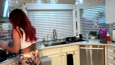 Snapshot of sammyravenwood chatting on September 2025 02:11:02 AM SammyandViolet online show from September 2025 02:11:02 AM